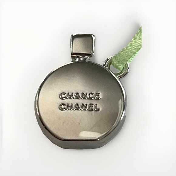 Auth CHANEL MAKE UP cosmetic bag with 20 makeup and jewelry items LOT - Picture 9 of 10